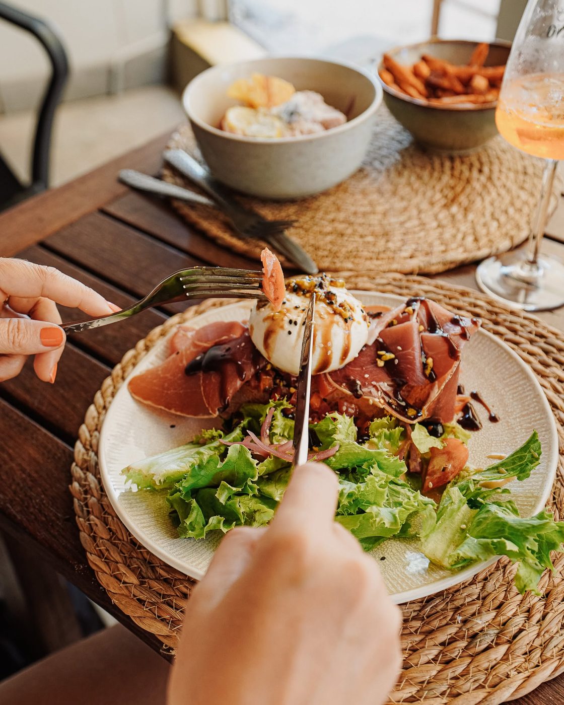 Burratina toast, burrata et jambon cru au Manaïa